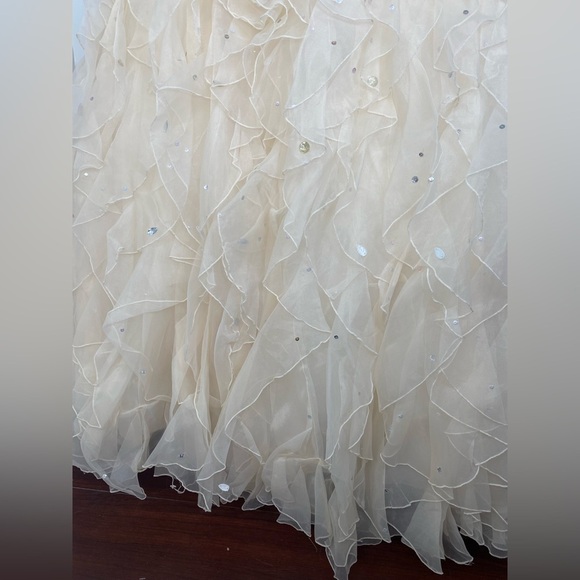 MORI LEE by Ruffled Organza with Corset Back Closure Paparazzi Read Description - Picture 5 of 15